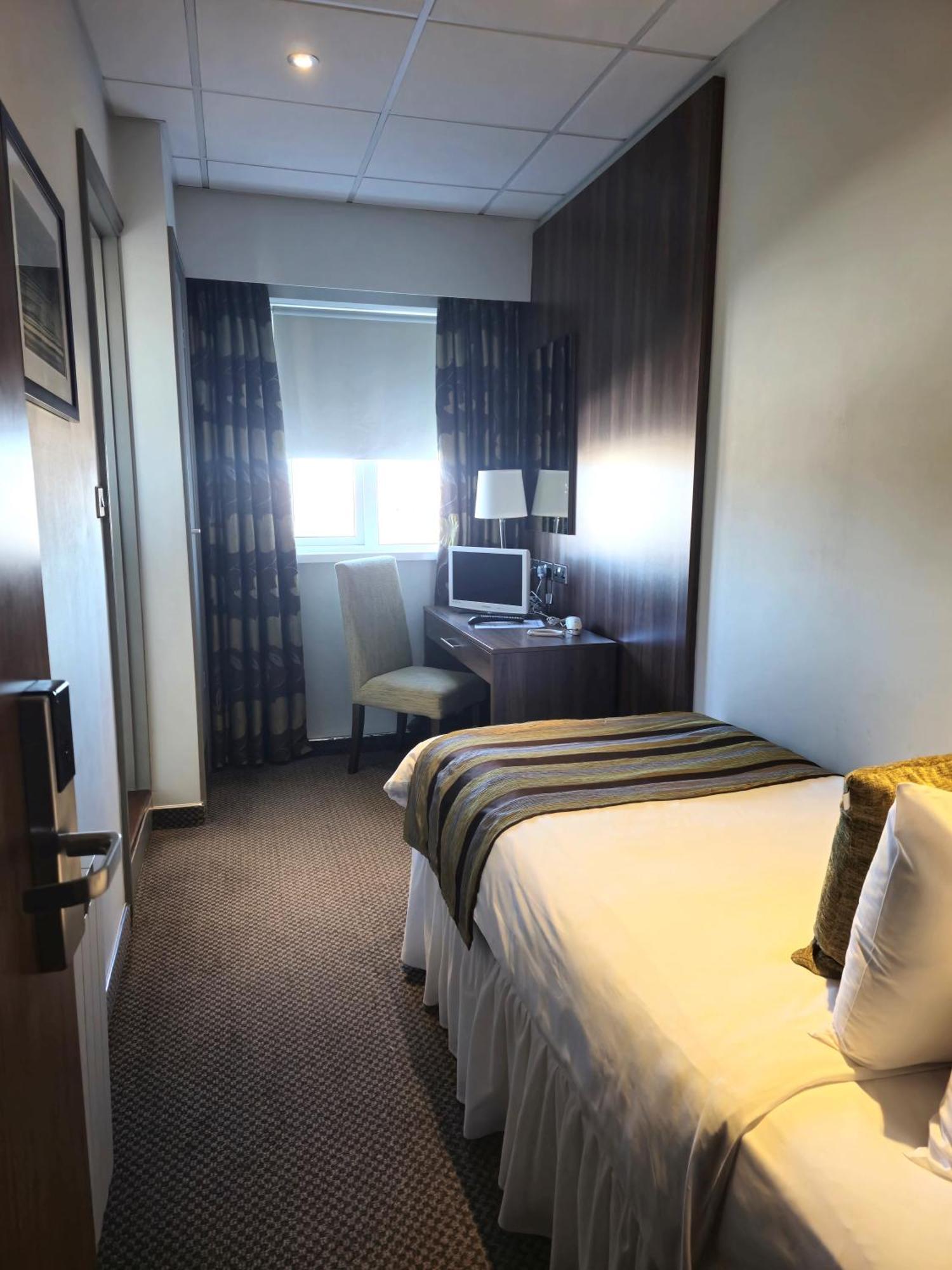 Hotel Ambassadeur Saint Clement Esterno foto